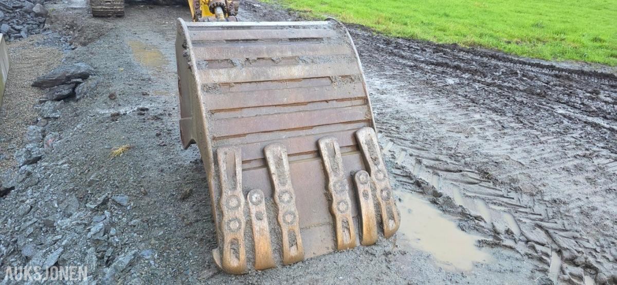 2002 Komatsu PC210LC-7