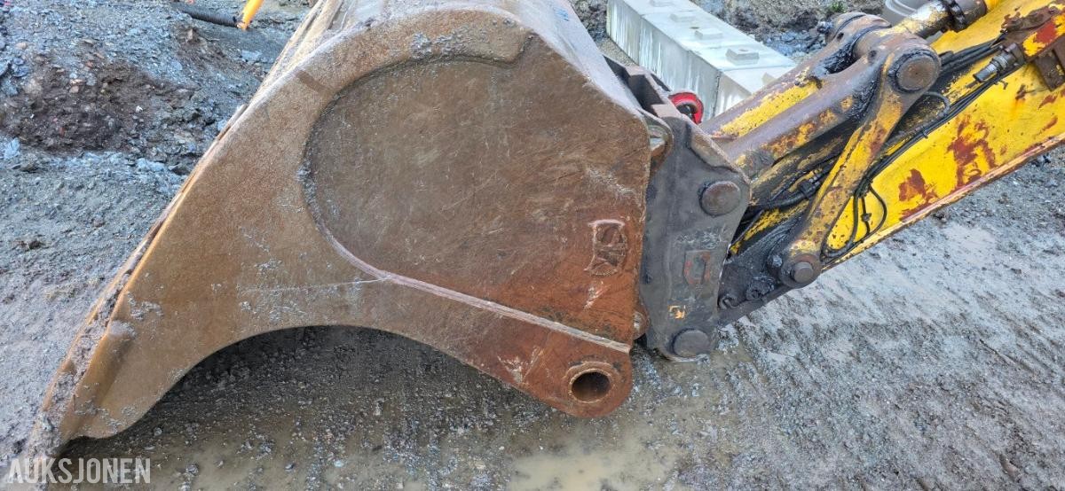 2002 Komatsu PC210LC-7
