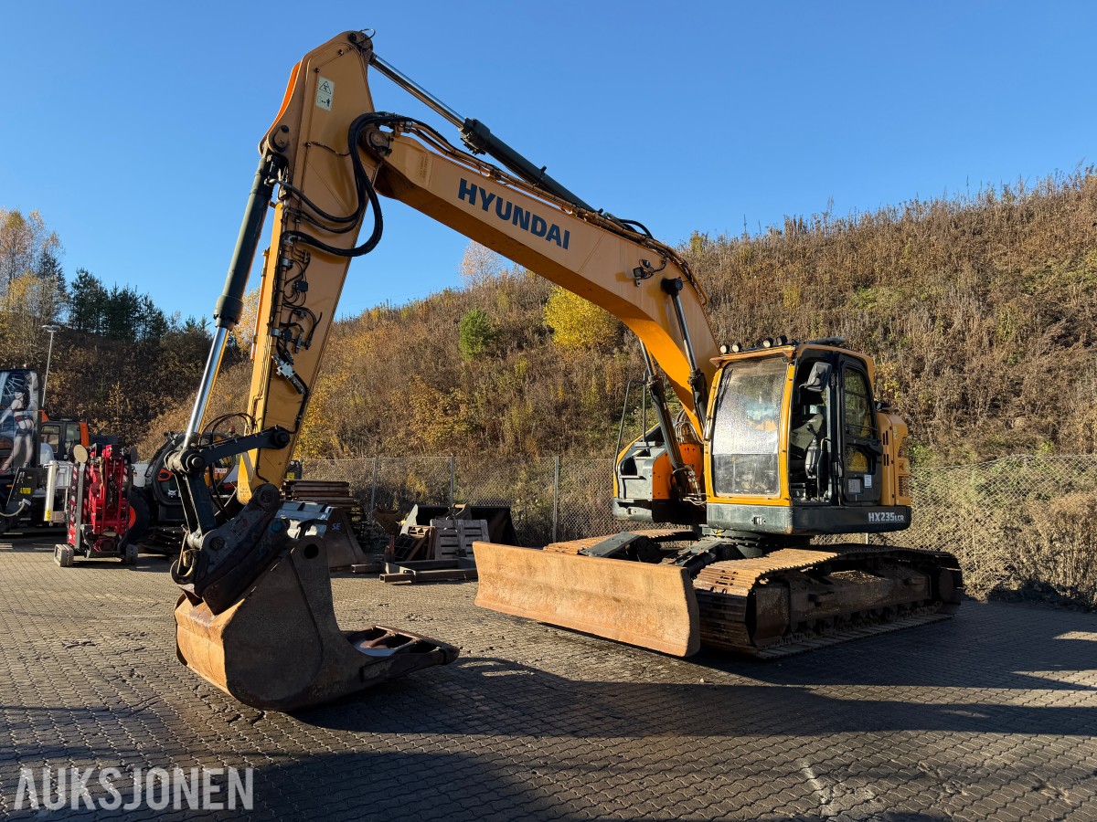 2018 Hyundai 235 LC-9A m/Doserblad 6463 t