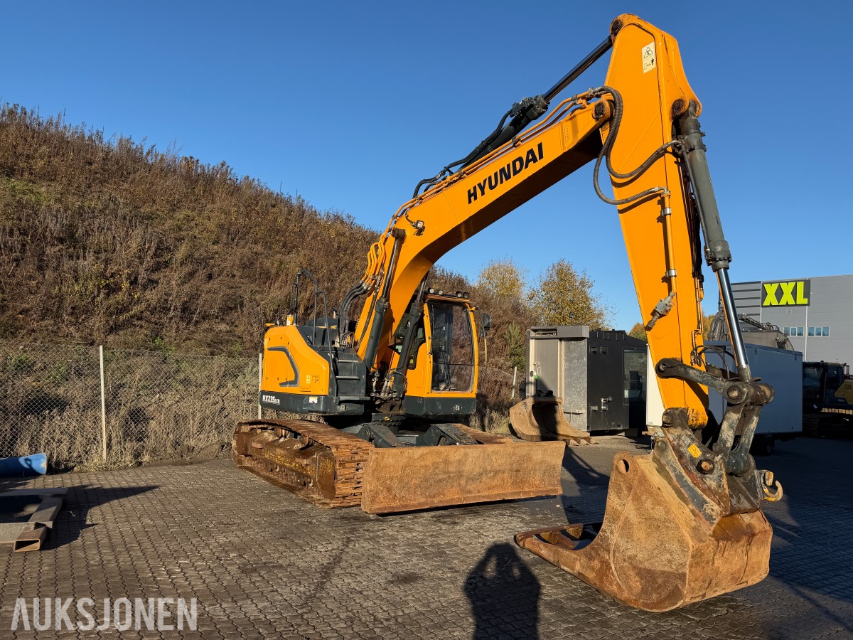 2018 Hyundai 235 LC-9A m/Doserblad 6463 t