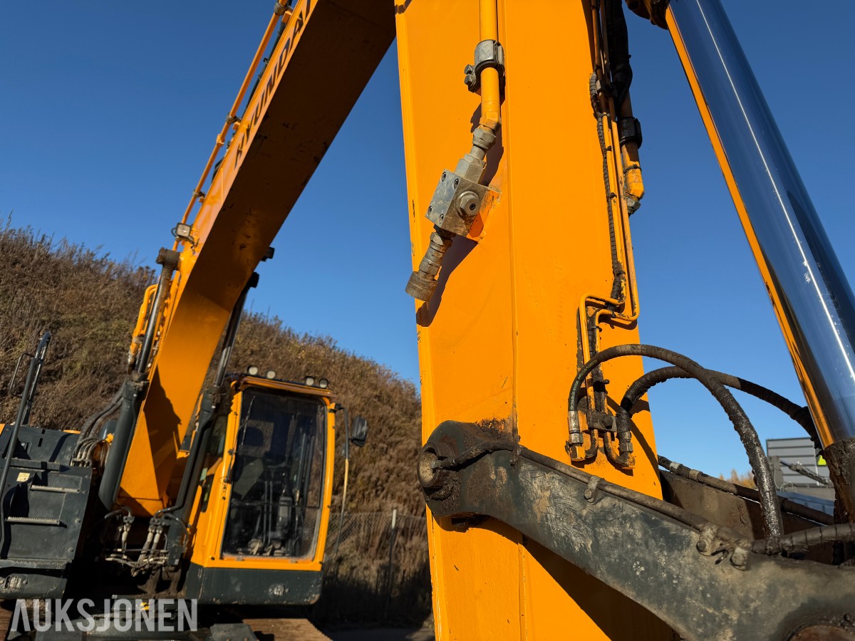 2018 Hyundai 235 LC-9A m/Doserblad 6463 t