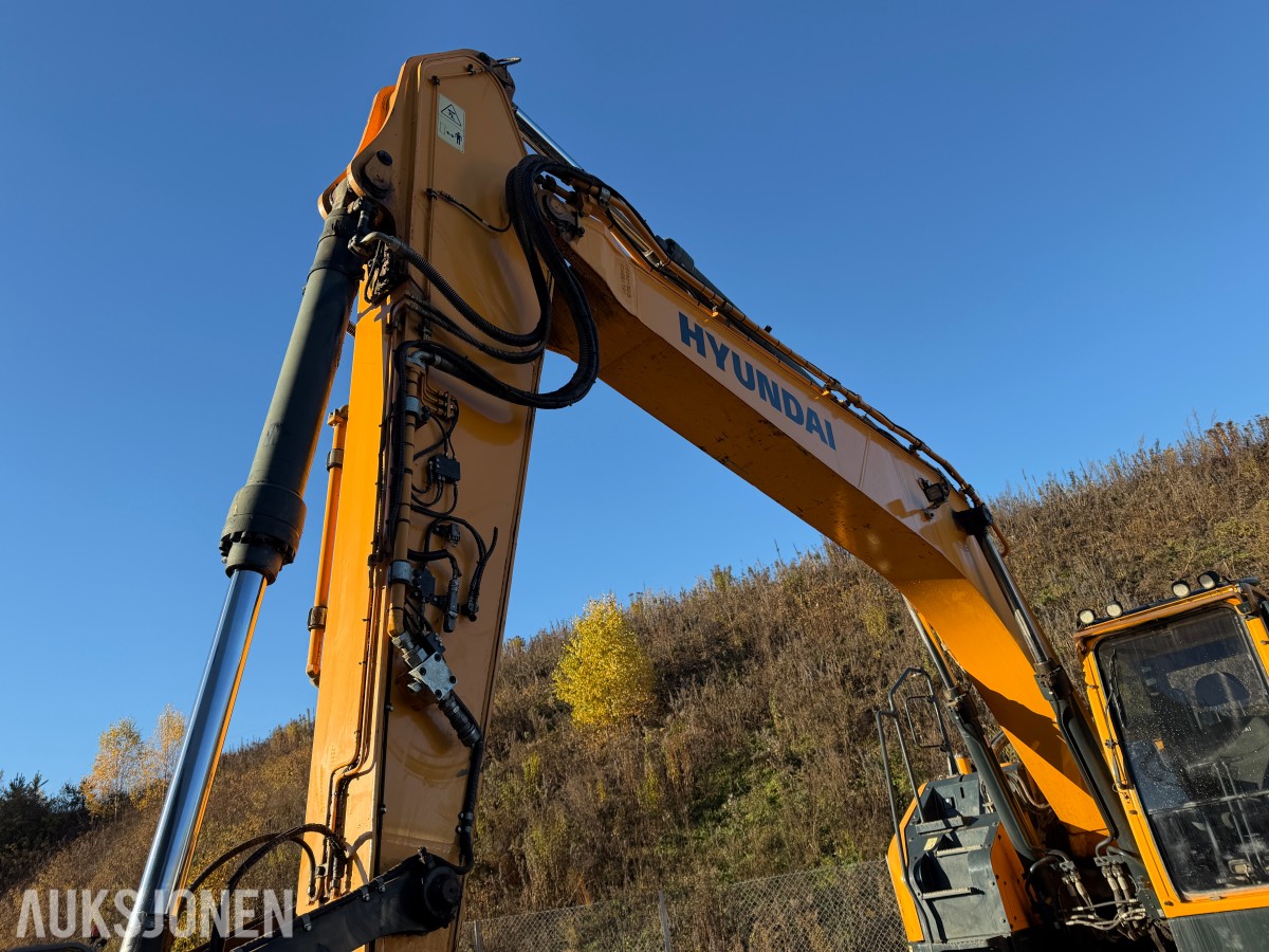 2018 Hyundai 235 LC-9A m/Doserblad 6463 t