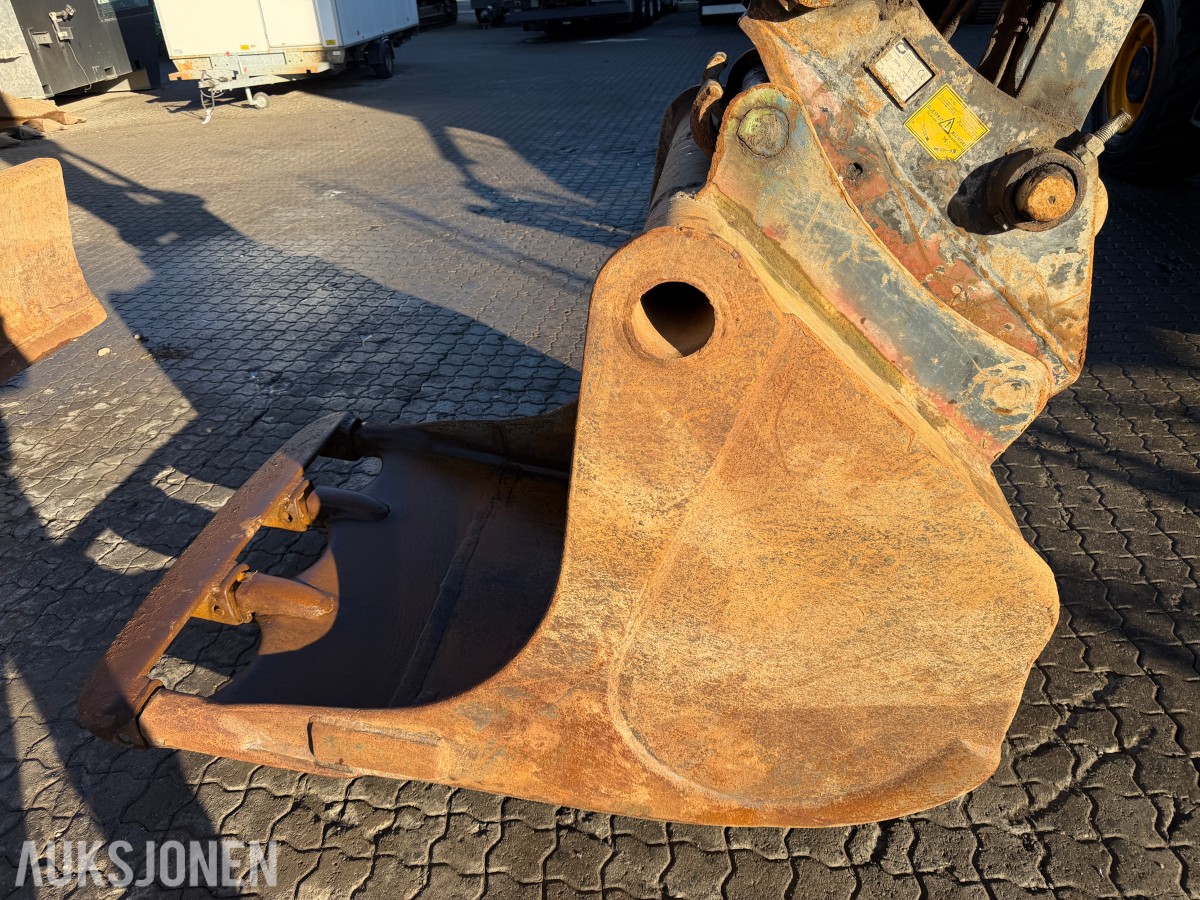 2018 Hyundai 235 LC-9A m/Doserblad 6463 t