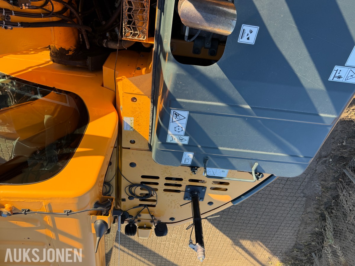 2018 Hyundai 235 LC-9A m/Doserblad 6463 t