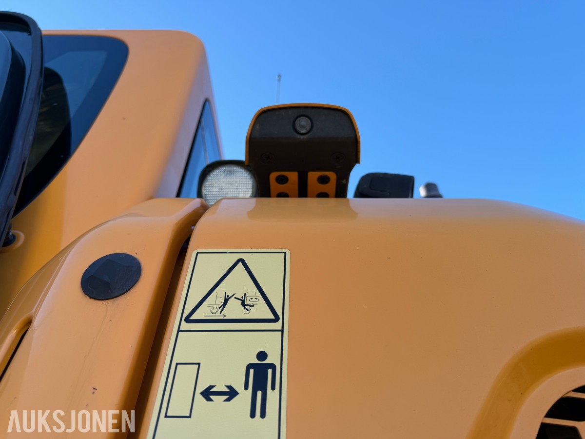 2018 Hyundai 235 LC-9A m/Doserblad 6463 t