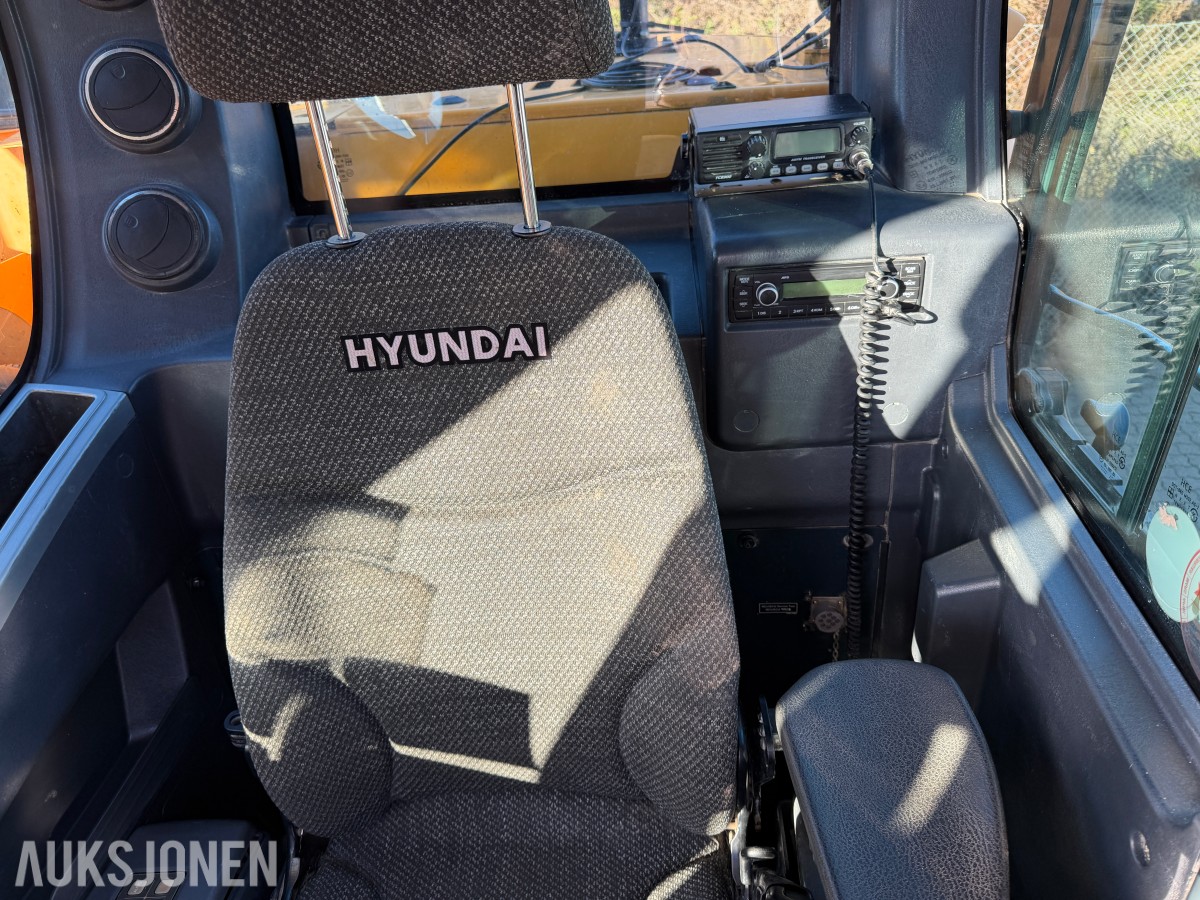 2018 Hyundai 235 LC-9A m/Doserblad 6463 t
