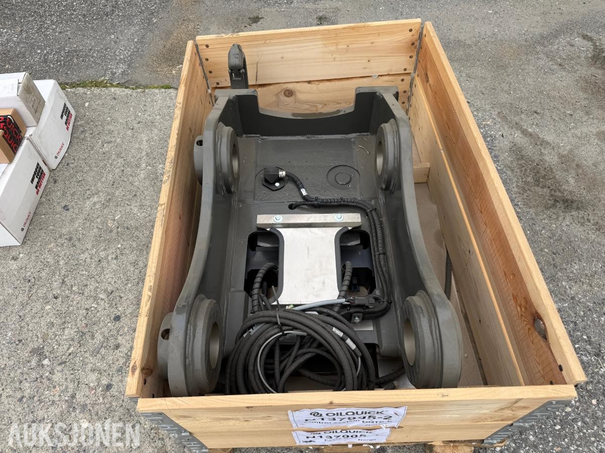 OilQuick OQ80 hydraulisk hurtigfeste med kontrollsystem – ubrukt