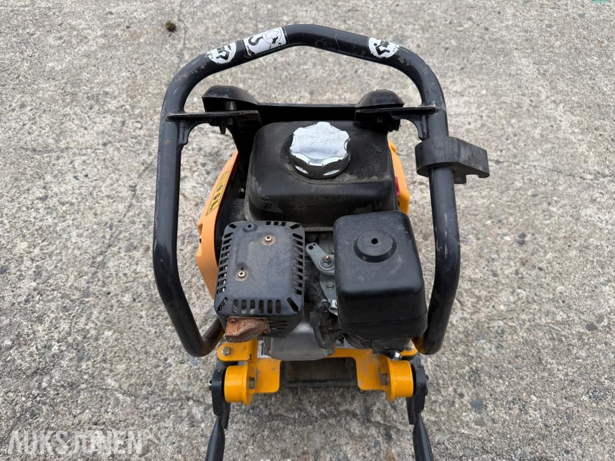 2025 JCB SE.10-35 vibroplate.