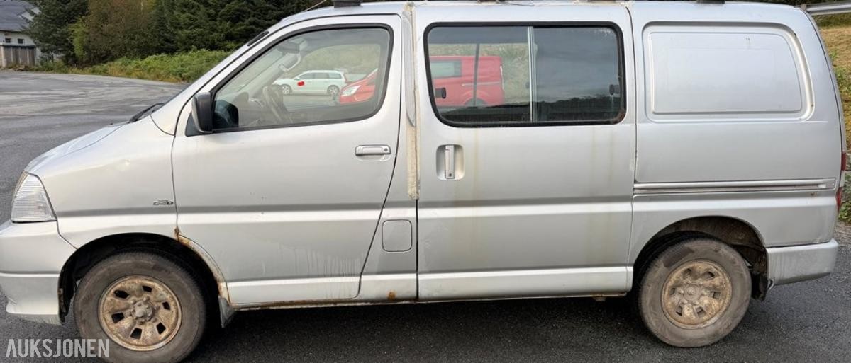 2008 Toyota HiAce 2.5 Diesel 117hk 4WD Selges med mangellapp