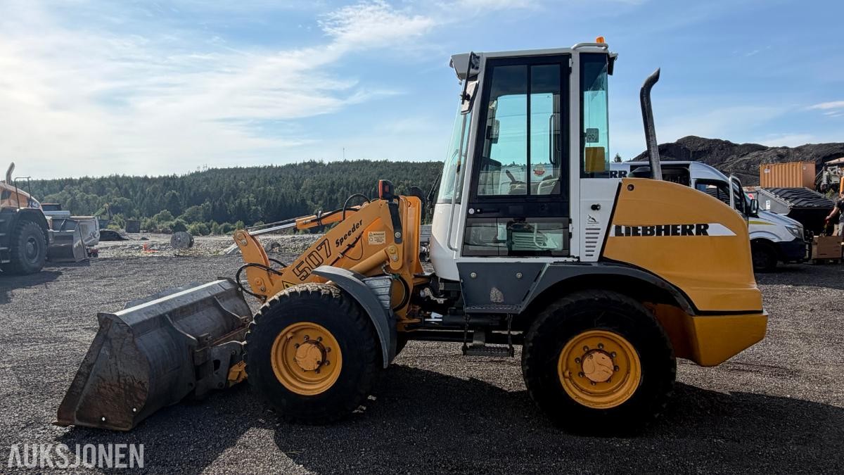 2005 Liebherr L507 Speeder Stereolader hjullaster – Pallegafler – Skuffe