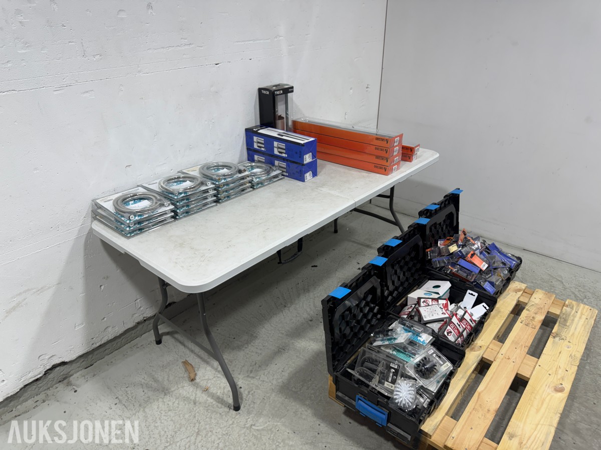 Stort parti baderomstilbehør – Smedbo, Bademiljø og Tiger