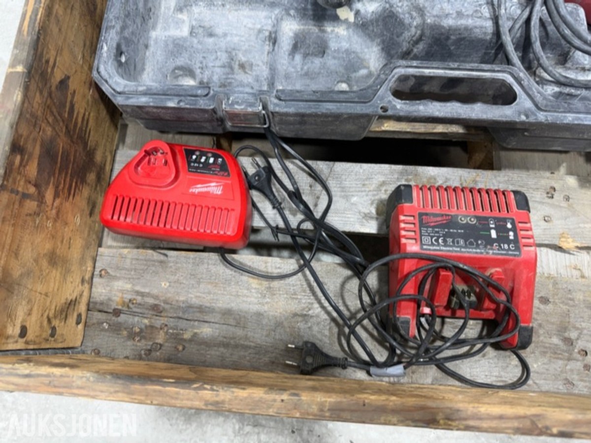 Parti Milwaukee elektroverktøy – M18/M12, bor-/skrutrekkere, slagskrutrekker, tigersag og ladere
