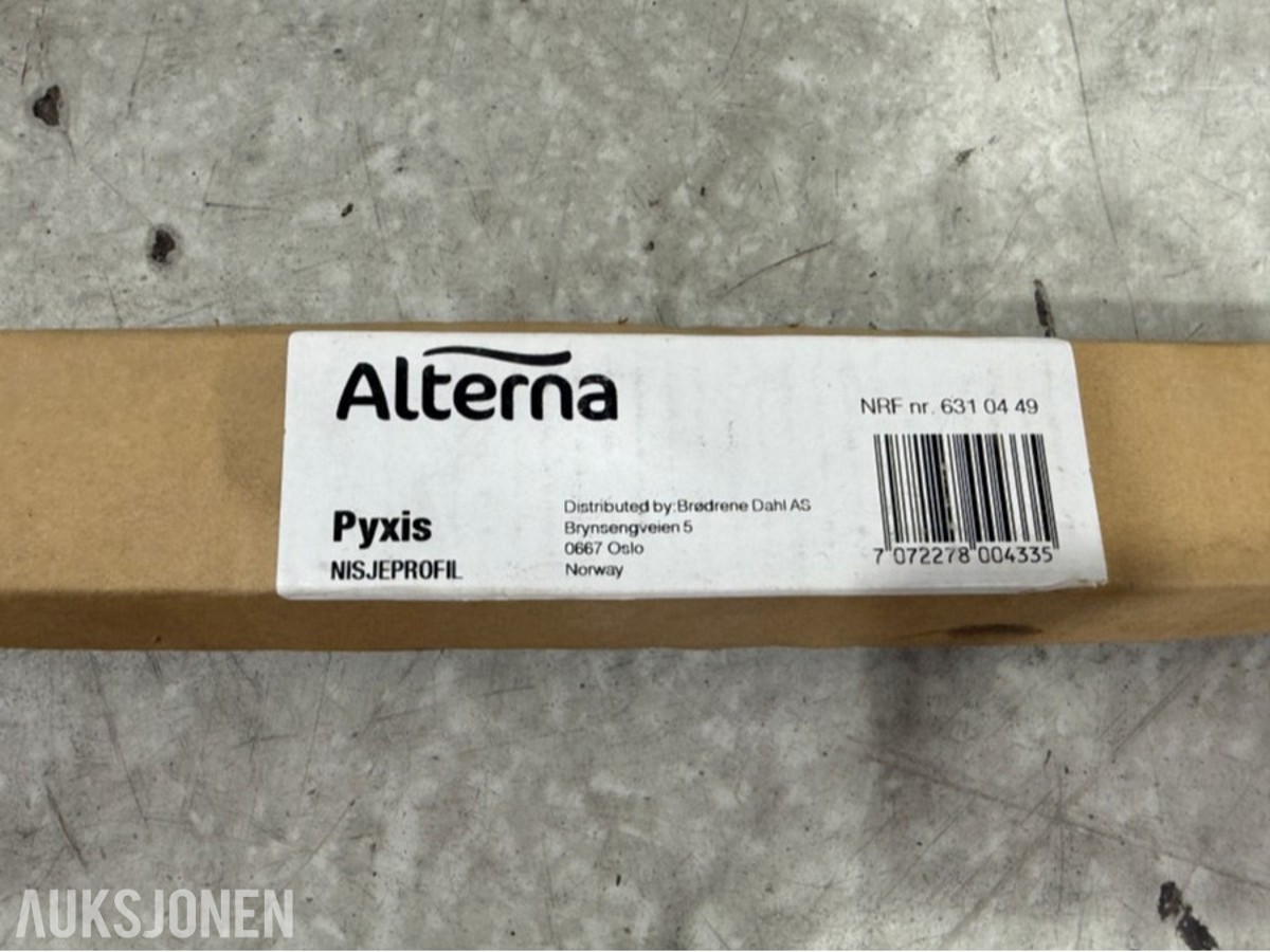 Dusjpanel med takdusj, hånddusj og Alterna Pyxis nisjeprofil