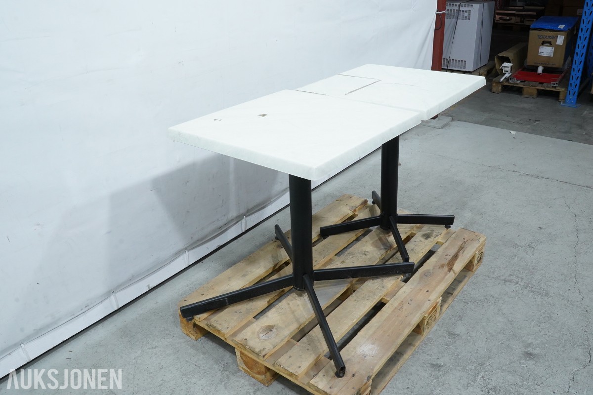 6 StableTable bord og 6 krakker