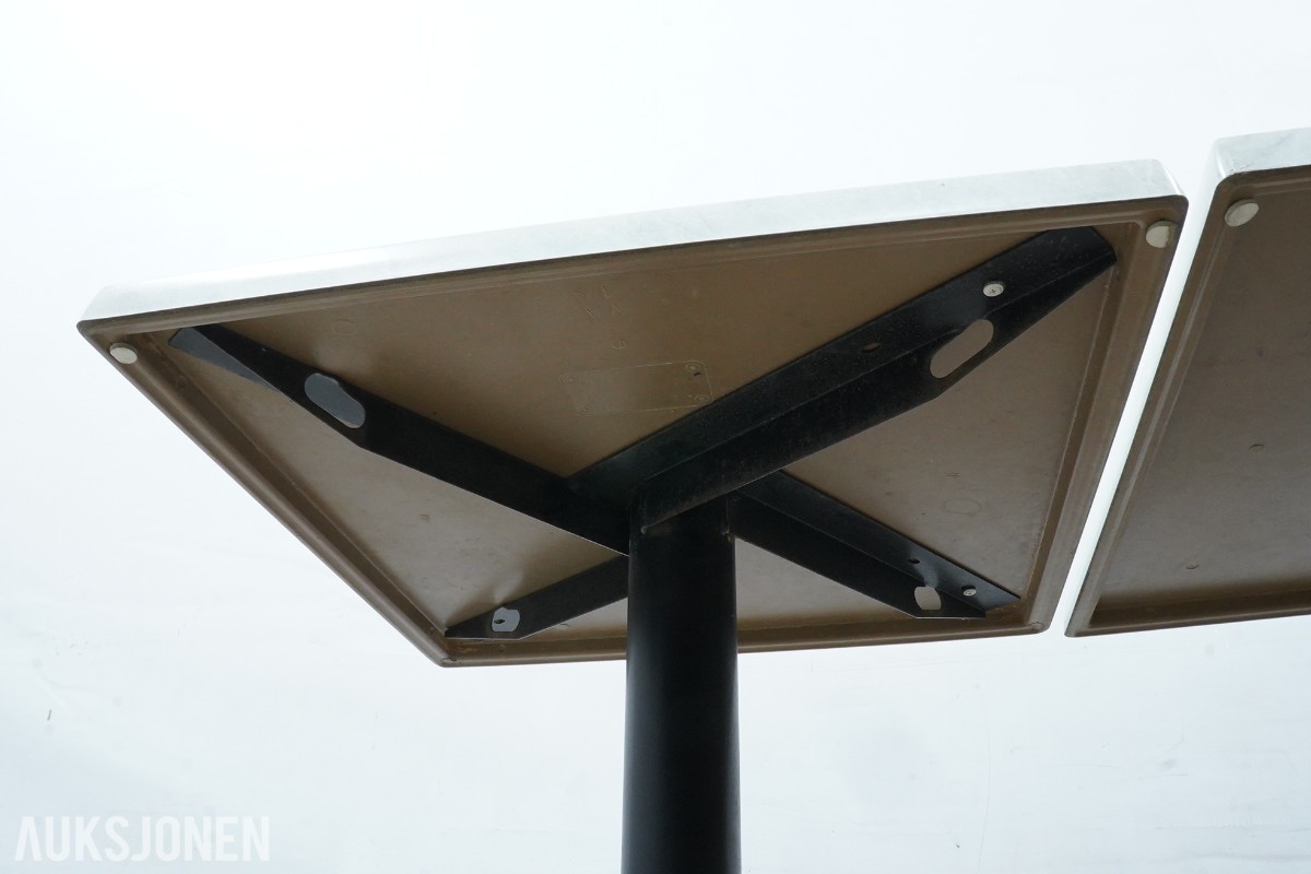 6 StableTable bord og 6 krakker