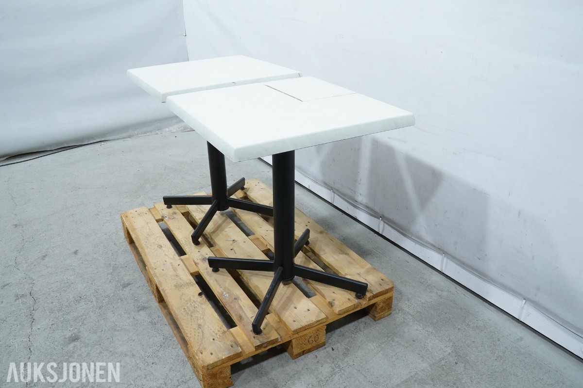 6 StableTable bord og 6 krakker