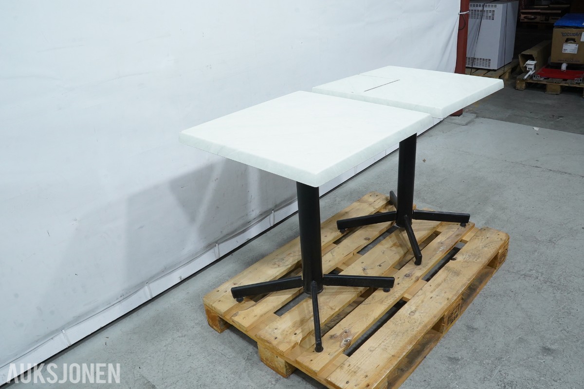6 StableTable bord og 6 krakker