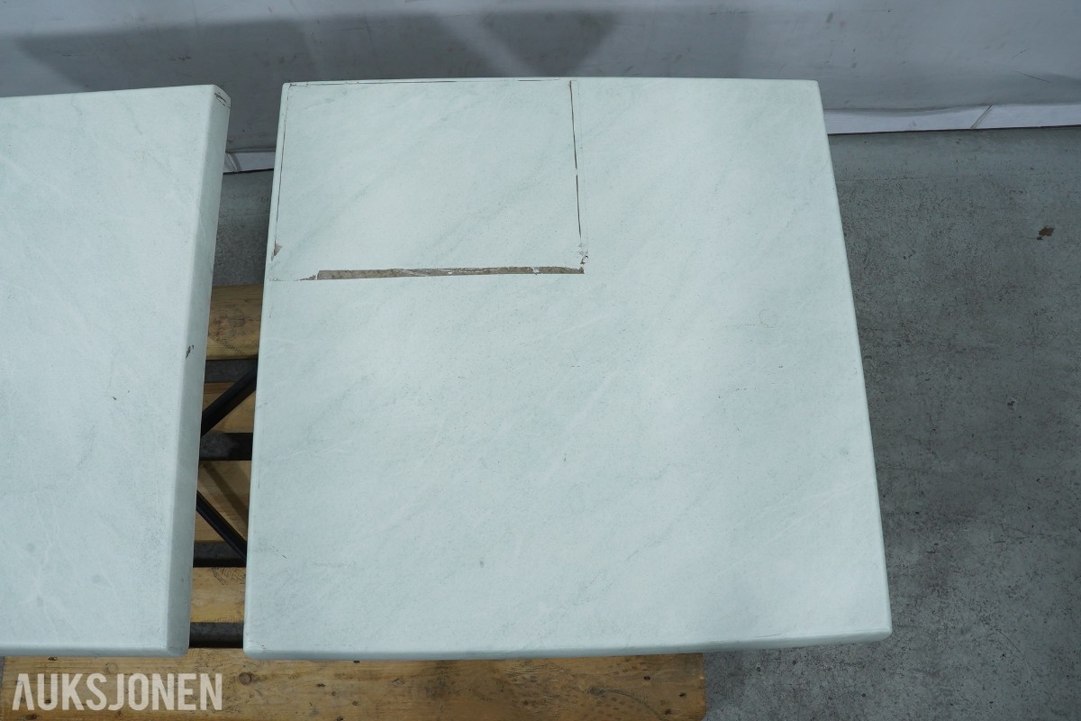 6 StableTable bord og 6 krakker