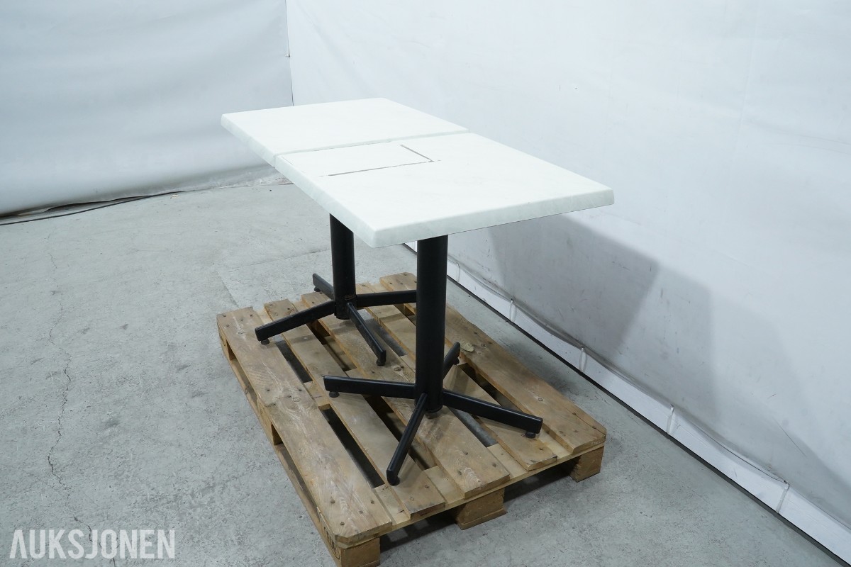 6 StableTable bord og 6 krakker