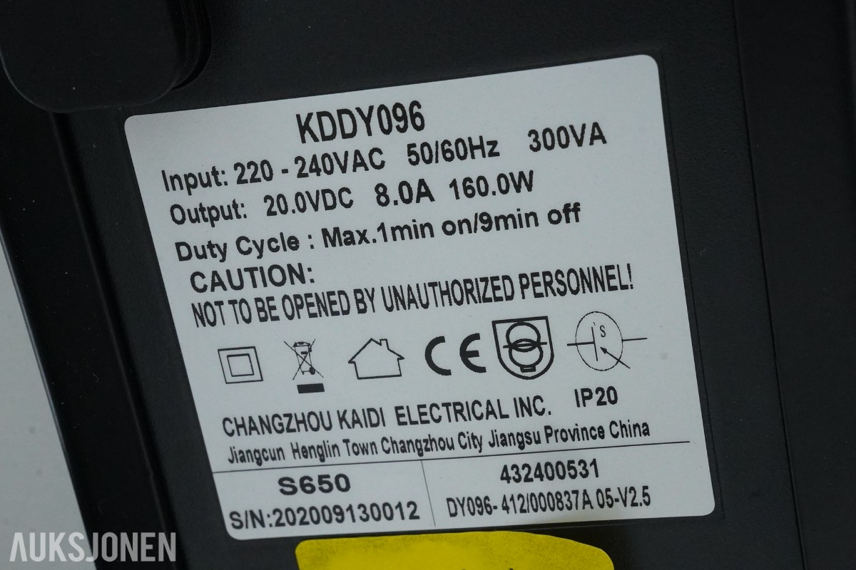 Elektrisk hev-/senk skrivebord med sidebord og kontorstol