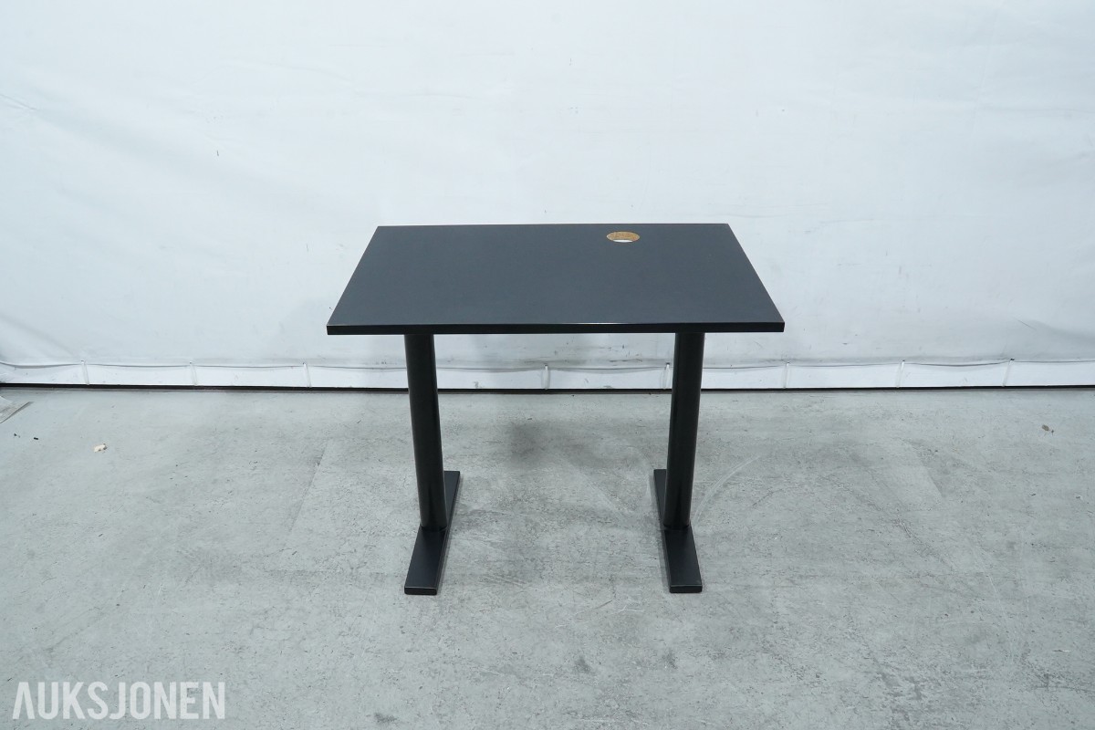 Elektrisk hev-/senk skrivebord med sidebord og kontorstol