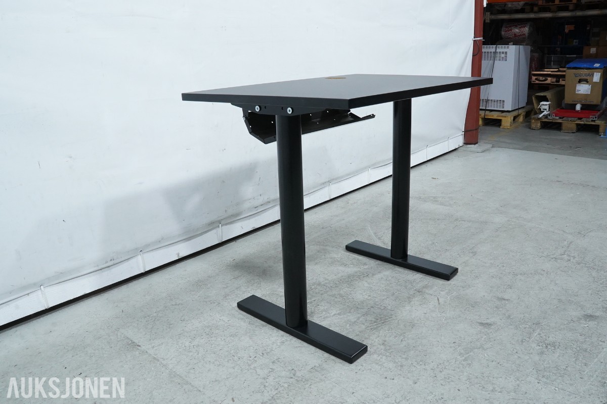 Elektrisk hev-/senk skrivebord med sidebord og kontorstol