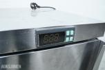 Electrolux Professional fryseskap og IKEA UTRUSTA innbyggingsovn