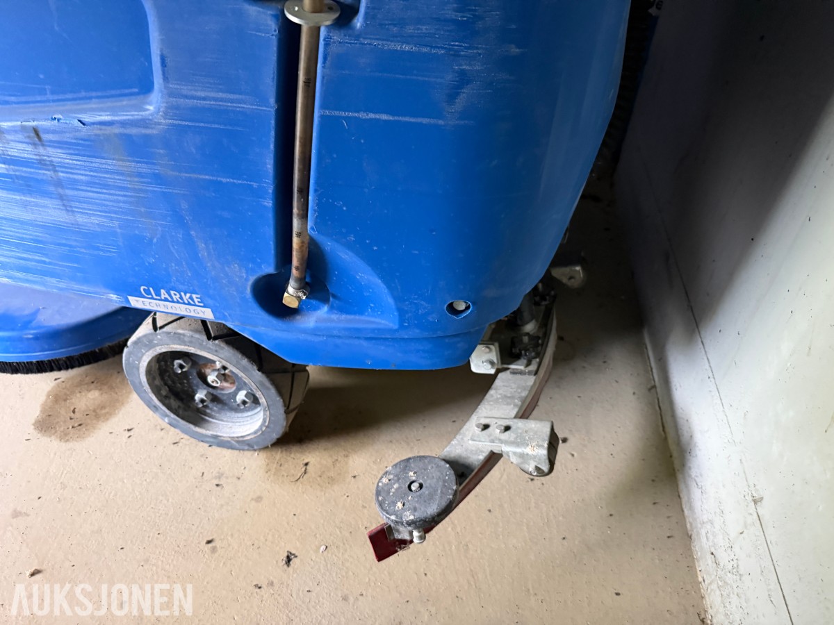 Alto 2 stk. Scrubtec R 571 sitte-på gulvvaskemaskiner / Rep.objekter