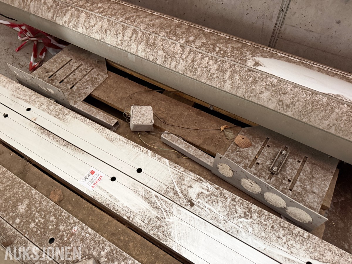 Rulleport Elektrisk / Aluminium / Ca. B260 x H307