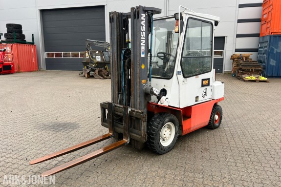 1997 Nissan FJ02A25U motvektstruck, diesel, 2 500 kg, 6 670 t