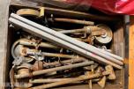 Palle med diverse stillasdeler 