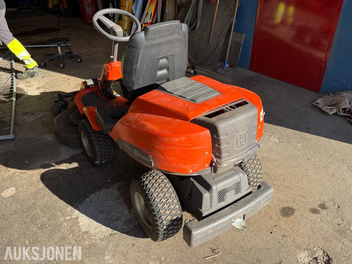 2011 Husqvarna R18AWD sitteklipper