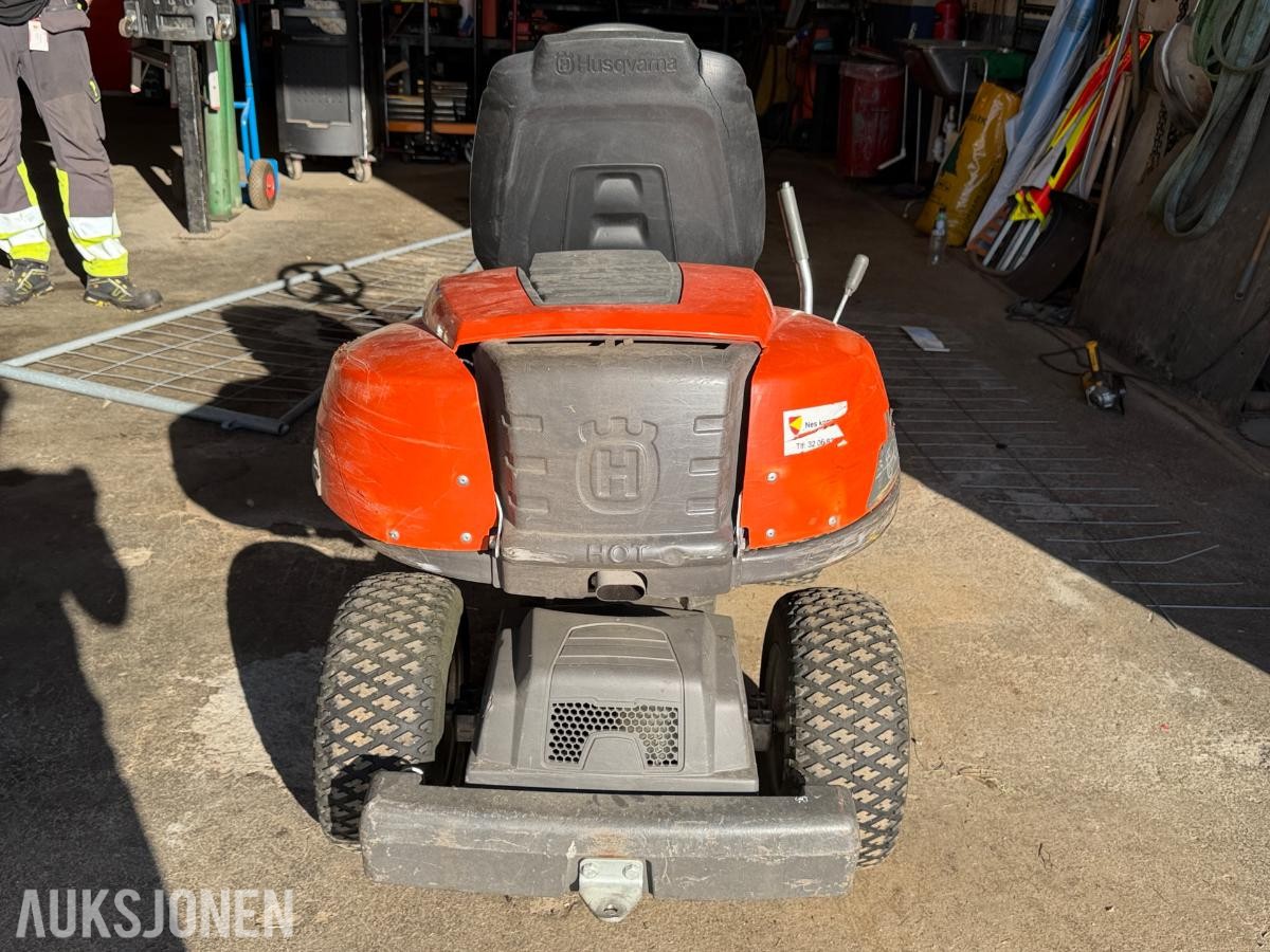 2011 Husqvarna R18AWD sitteklipper