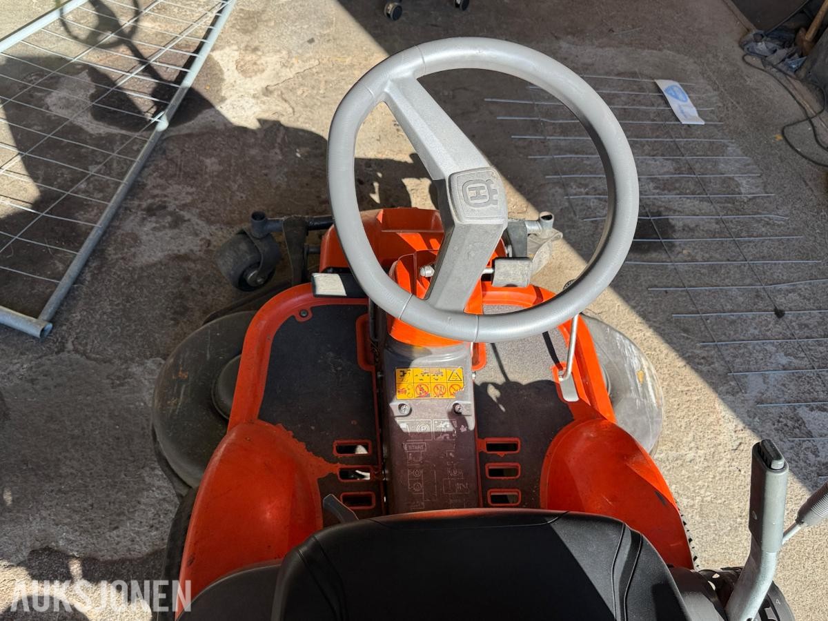 2011 Husqvarna R18AWD sitteklipper