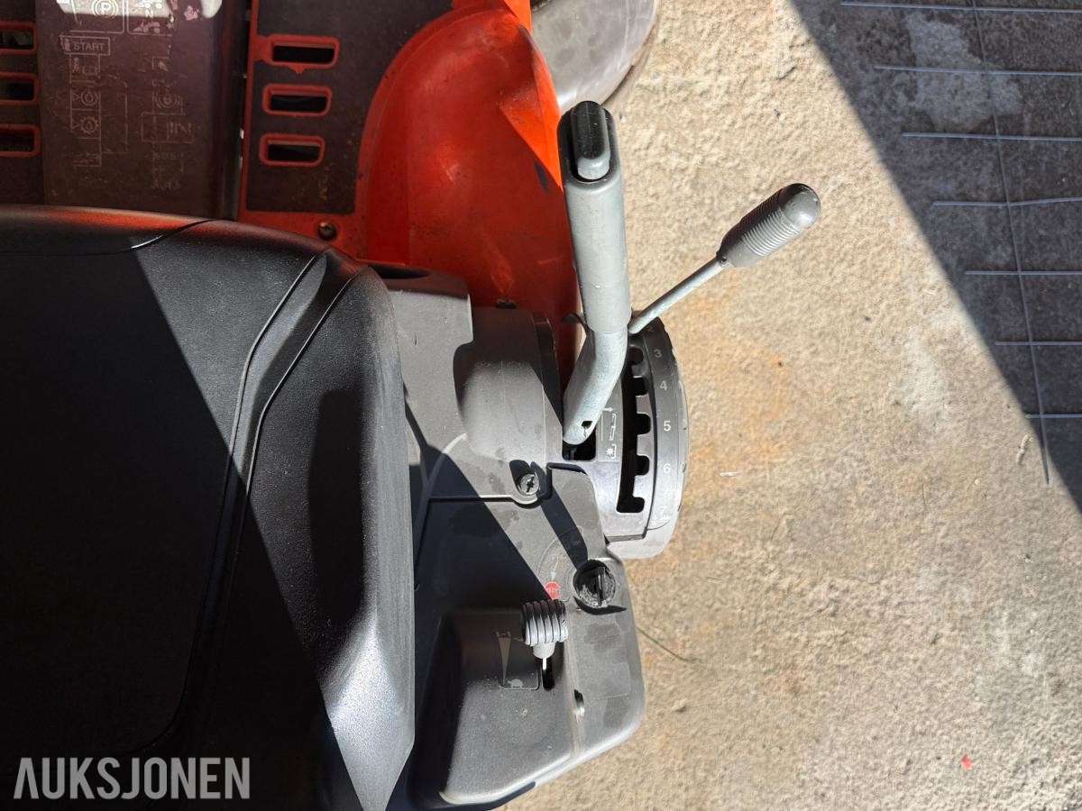 2011 Husqvarna R18AWD sitteklipper