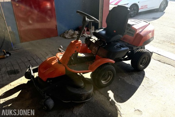 2011 Husqvarna R18AWD sitteklipper