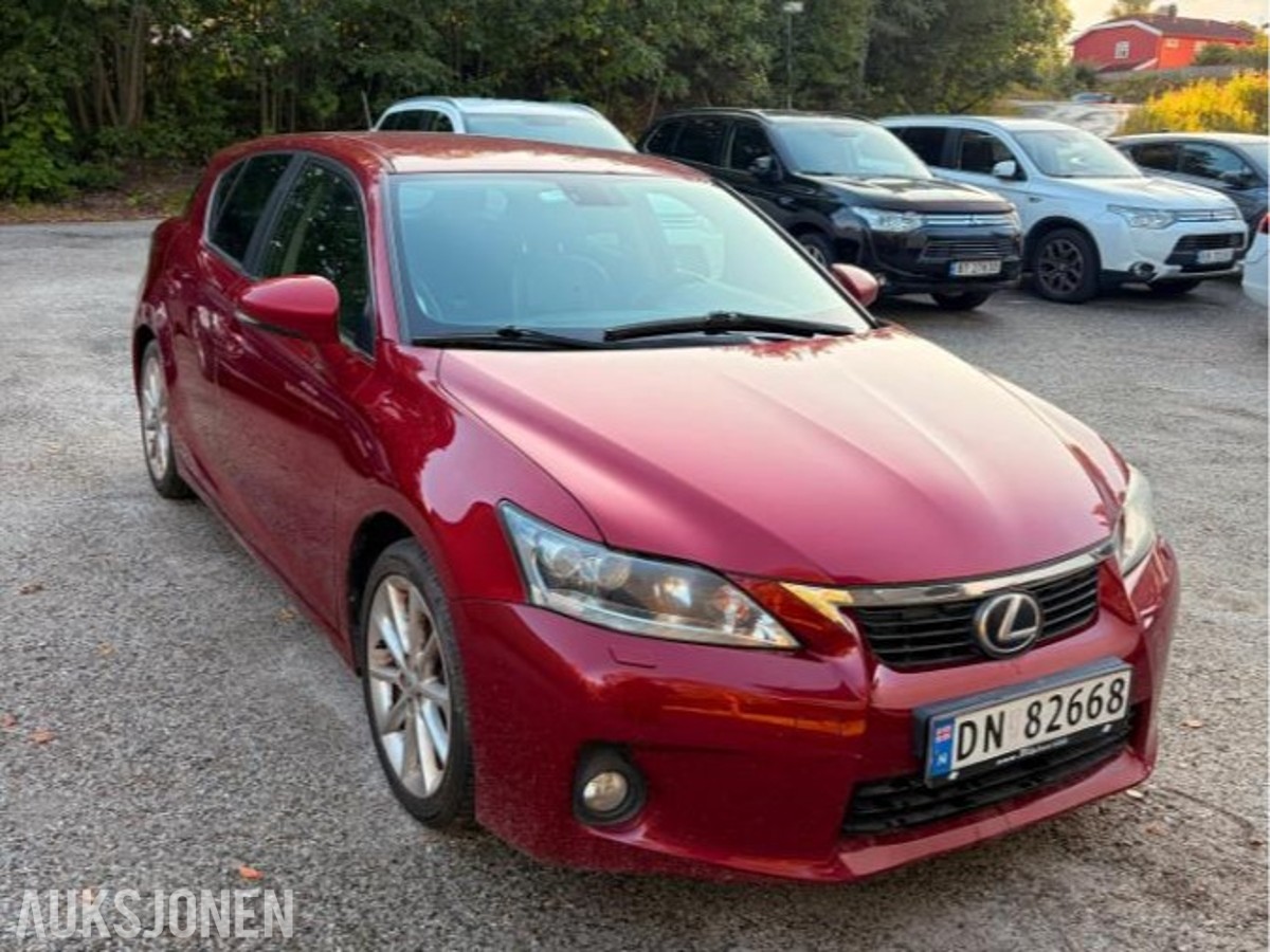 2012 Lexus CT200h, CT 1.8-99 - 348.500 km – Reparasjonsobjekt