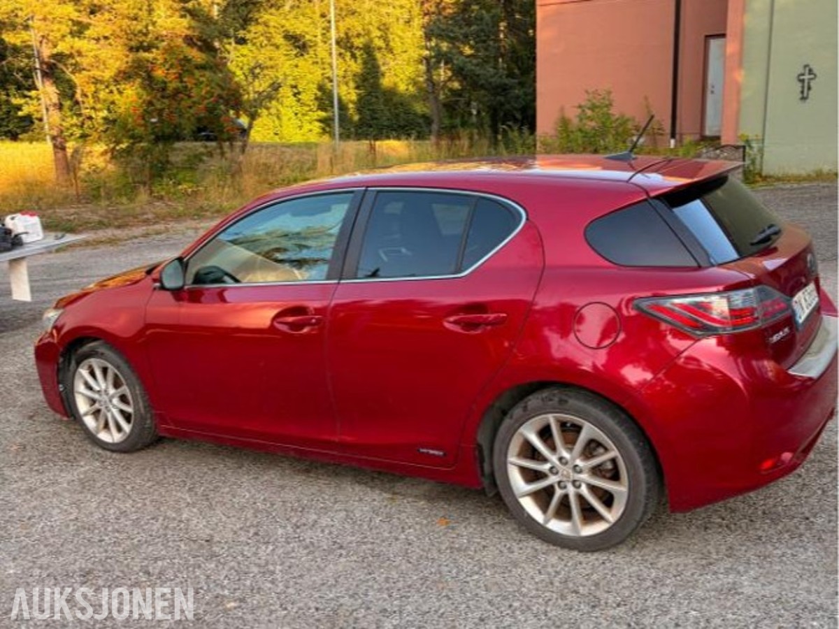 2012 Lexus CT200h, CT 1.8-99 - 348.500 km – Reparasjonsobjekt