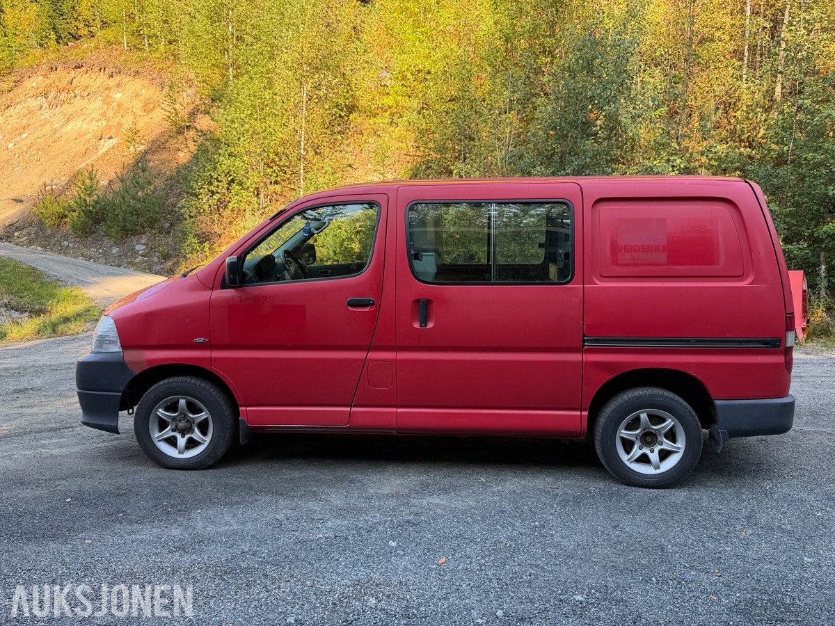 2010 Toyota HIACE 2.5-117 D 4WD - EU-godkjent