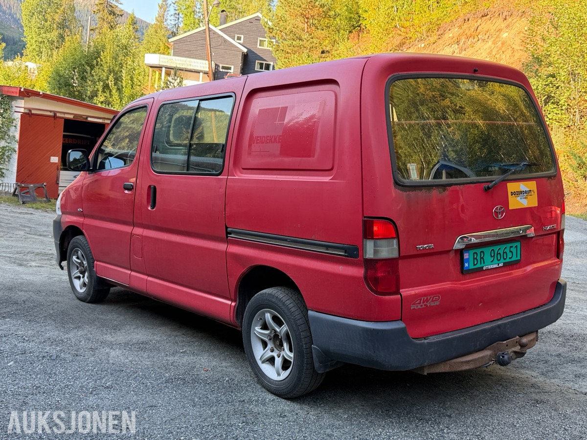2010 Toyota HIACE 2.5-117 D 4WD - EU-godkjent