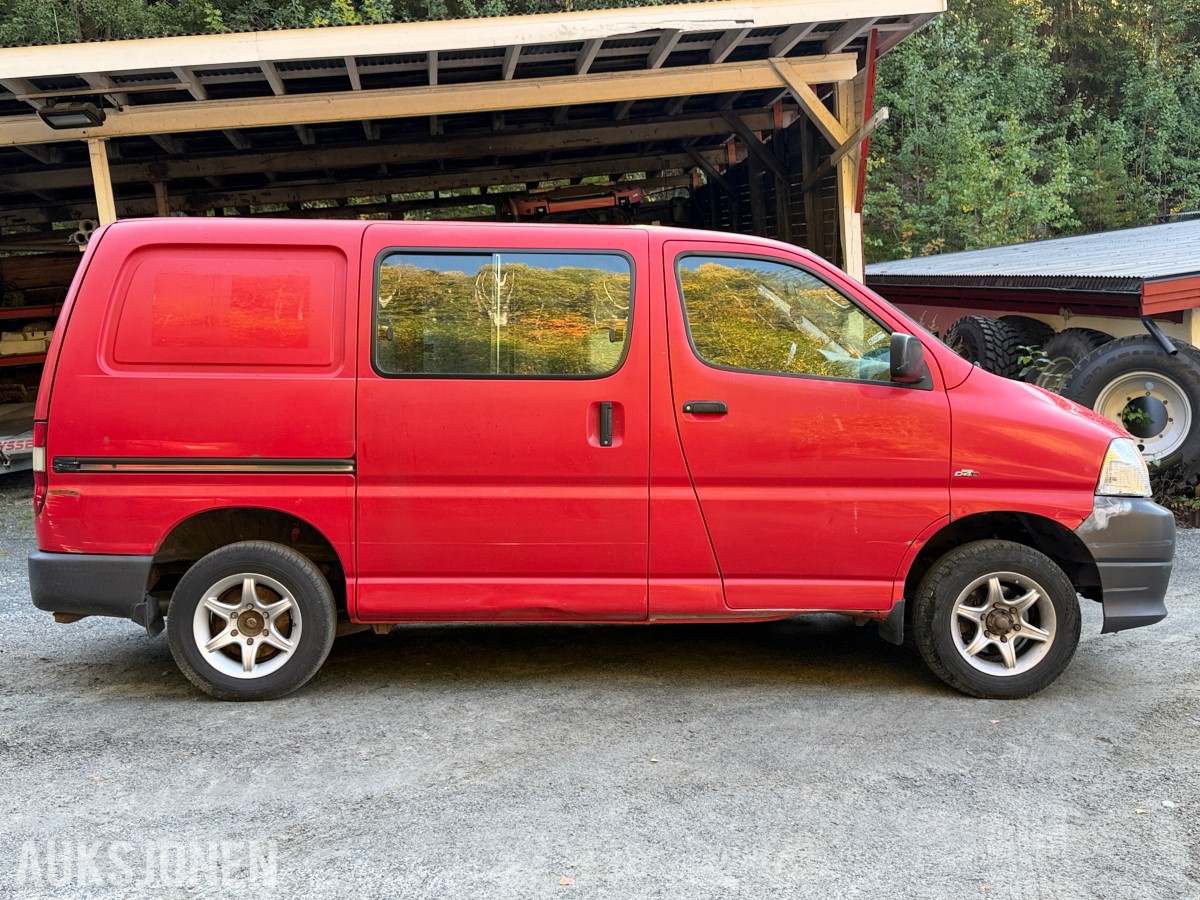 2010 Toyota HIACE 2.5-117 D 4WD - EU-godkjent