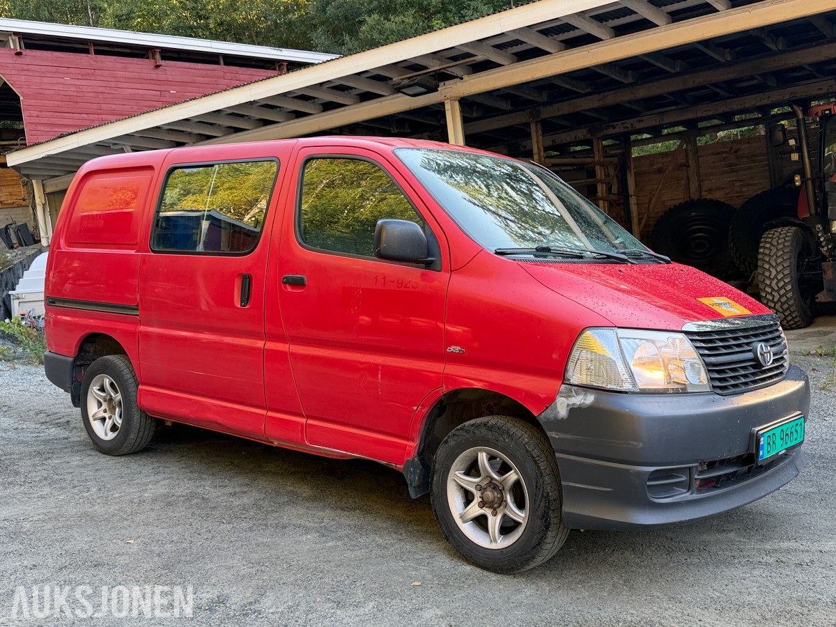 2010 Toyota HIACE 2.5-117 D 4WD - EU-godkjent