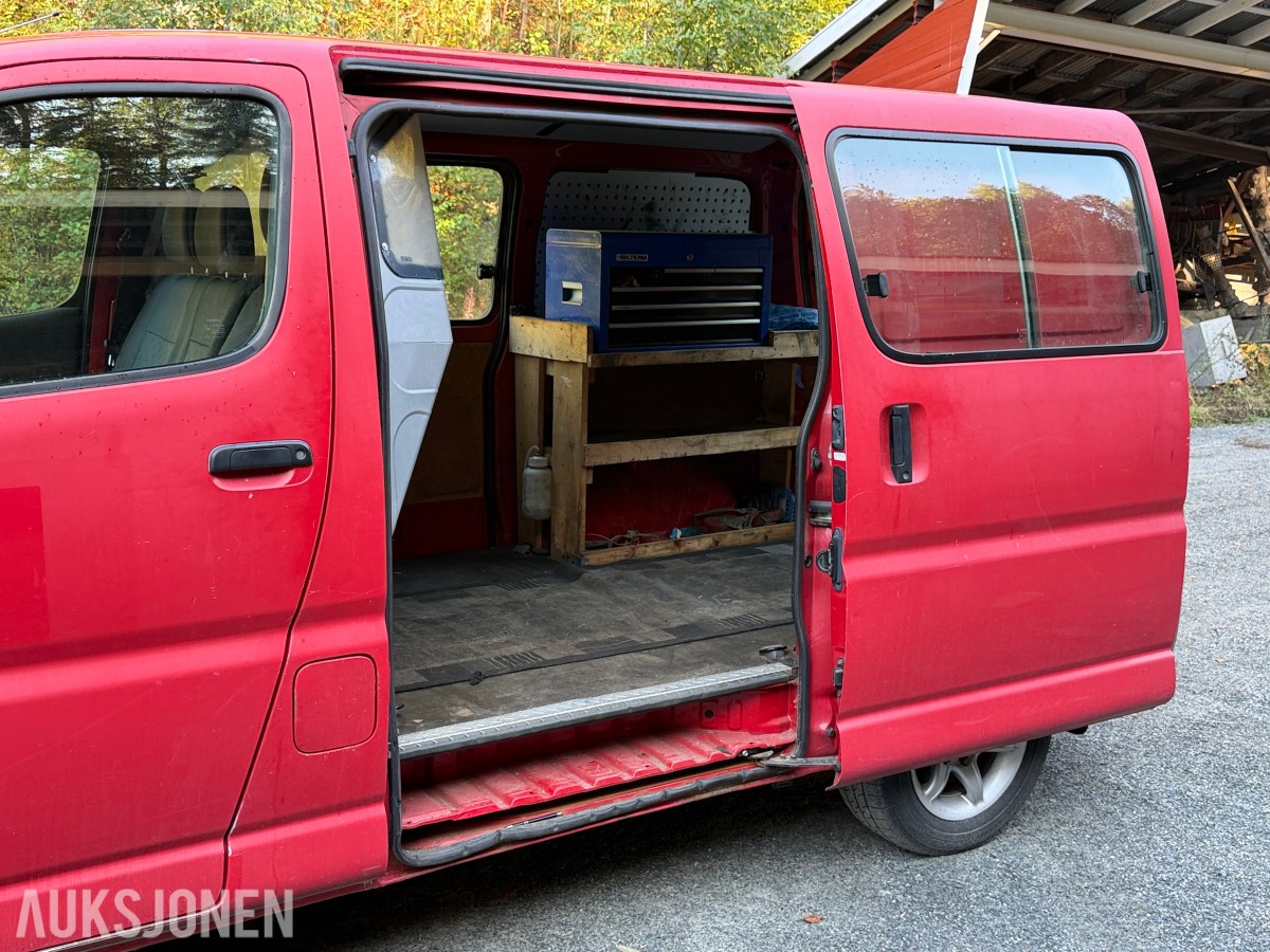 2010 Toyota HIACE 2.5-117 D 4WD - EU-godkjent