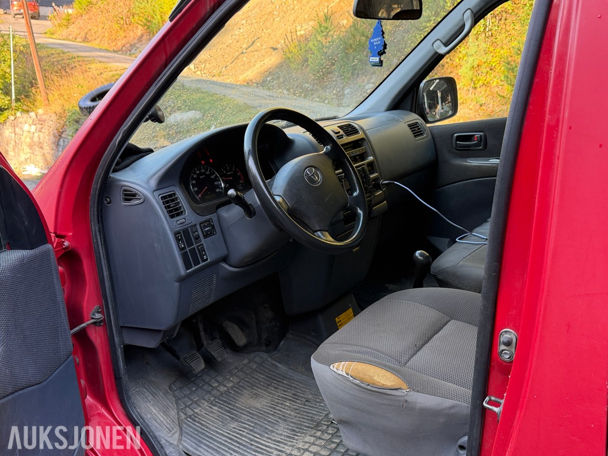 2010 Toyota HIACE 2.5-117 D 4WD - EU-godkjent