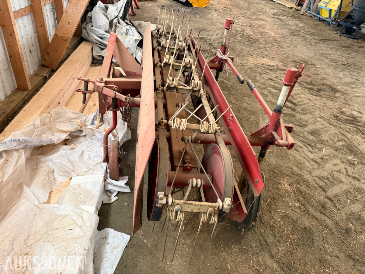 2005 PZ 2400 Siderive