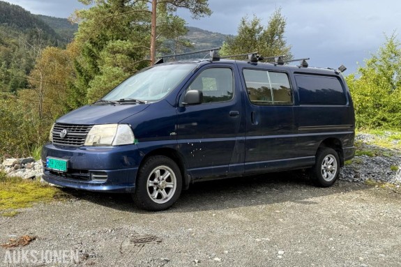 2007 Toyota HiAce 2.5 Diesel 117hk 4WD Lang utgave, Hengerfeste, Rep.objekt/ delebil