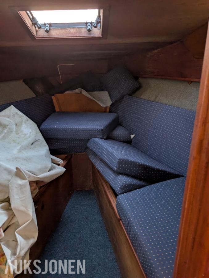 1977 32 fot trebåt med flybridge Ford 150 hk