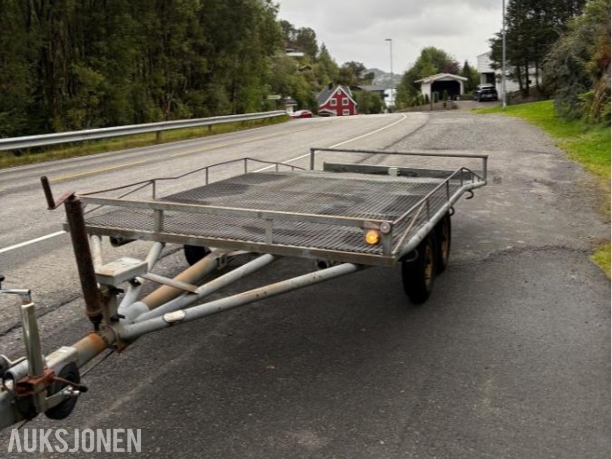 1991 Tredal Transporthenger med tandemaksler og gitterplan