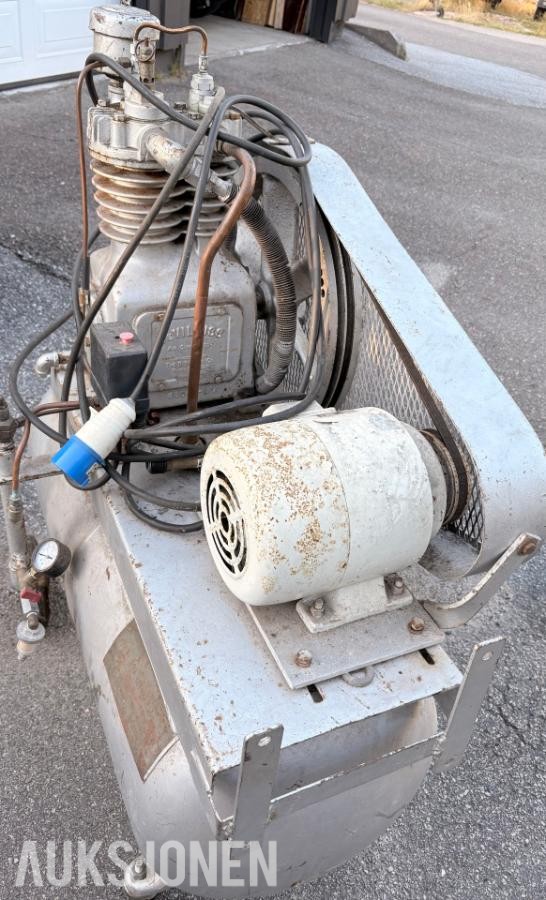 DeVilbiss industri-kompressor med Bauknecht motor JFB-516 3 fas