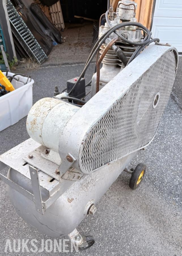 DeVilbiss industri-kompressor med Bauknecht motor JFB-516 3 fas